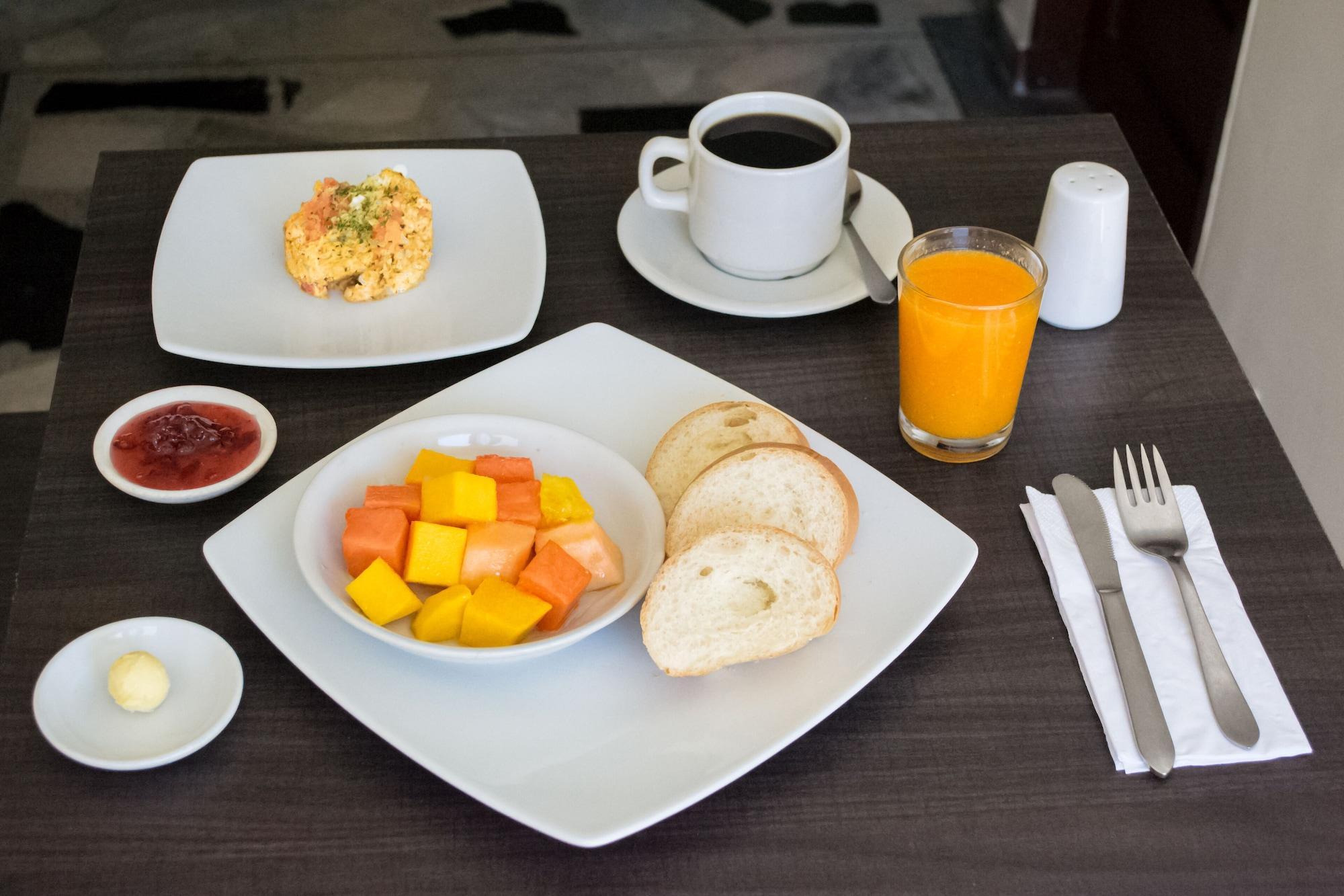 Ayenda 1136 Mh Hotel Pereira Buitenkant foto